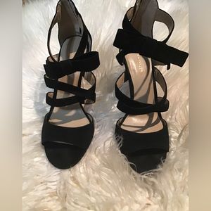 Women’s size 9 Ann Taylor Black 4 inch heels cc